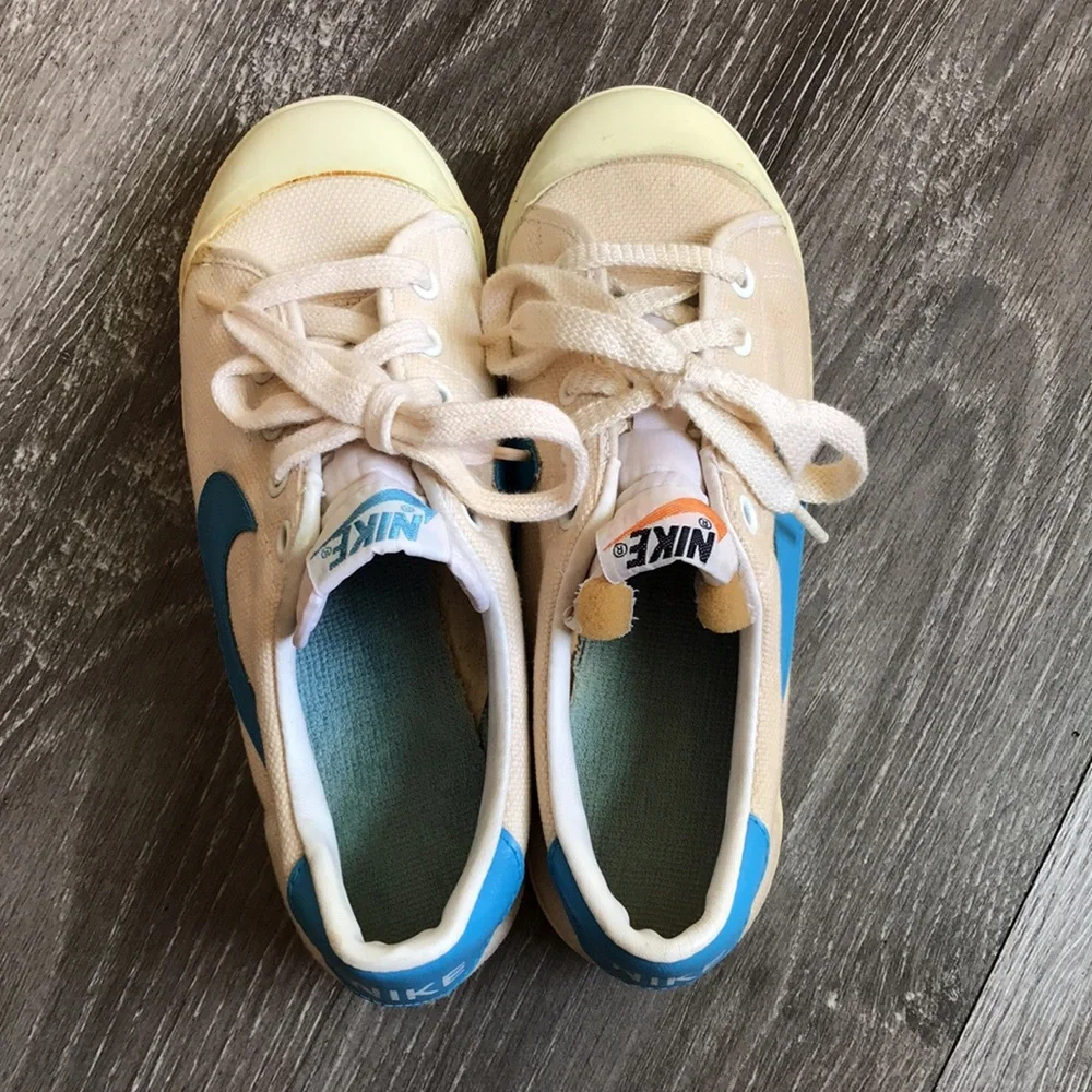 Nike - Picture 5 of 17